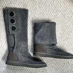 UGG- Women’s Gray Sweater Ugg boots size 9